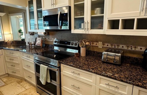 Tarpon Springs House | Spacious 4-bedroom house in marvelous Tarpon Springs with Pool, WiFi ,AC