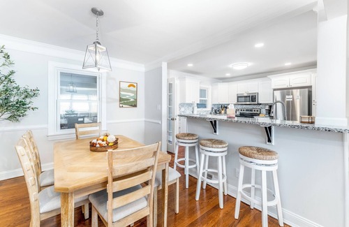Winston - Salem House | Spacious 4-bedroom house with WiFi, AC in welcoming Winston-Salem, Ardmore