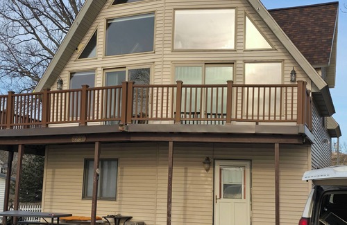 Mears House | Spacious 4-bedroom, 3 bathroom pet-friendly house with wifi & a/c on Lake MI.