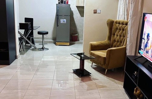 Ikoyi Apartment | Spacious 4-bedroom apartment in Ikoyi Lagos with AC, WiFi and 24hrs electricity.