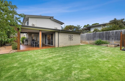Torquay House | Spacious 4 bedroom family home located in Tea Tree Rise
