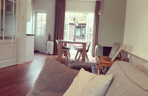 Hilversum House | Spacious 4 bedroom house close to Amsterdam(20min by train) and Utrecht