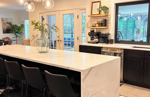 Sarasota House | Spacious 4-bedroom house, 6 Beds, Screened In Heated Saltwater Pool, Arcades