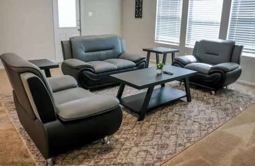 Houston House | Spacious 4-bedroom house in fantastic Houston with WiFi, AC