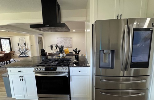 Buckner Terrace - Everglade Park House | Spacious 4-bedroom house in charming Dallas with AC, WiFi