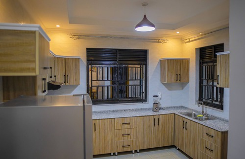Kigali House | Spacious 4-Bedroom Oasis with Rooftop View - Near Kigali Airport & City Center