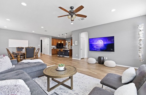 Hutto House | Spacious 4-bedroom Round Rock home with an open floor plan, Smart TVs in every room, and high-speed internet. Pet-friendly and conveniently close to Kalahari Resort and Dell Diamond, this modern yet cozy retreat is perfect for families & long stays.