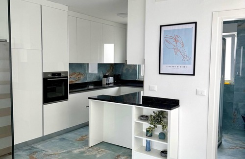 Mali Maj Apartment | Spacious 4-Bedroom Seafront Villa , with WiFi, AC & Breathtaking View