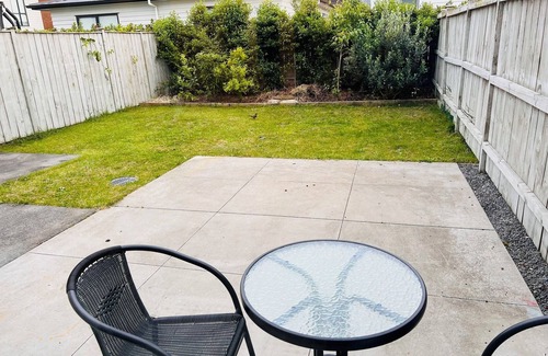 Manurewa House | Spacious 4-bedroom townhome with AC, WiFi in charming Auckland
