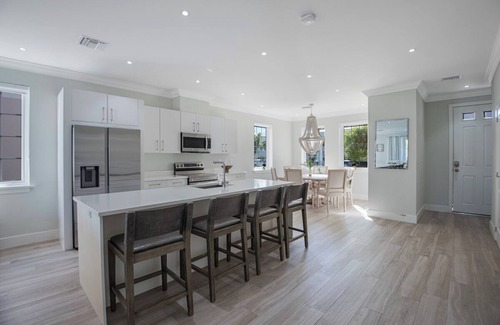 Port New Providence House | Spacious 4 Bedroom Townhome, 50 steps from the Beach and Pool in Gated Community