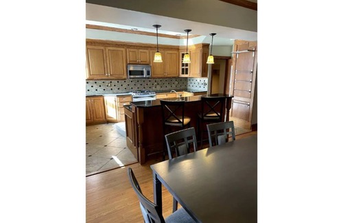 Downtown Omaha House | Spacious 4-Bedroom Townhome in the Blackstone
