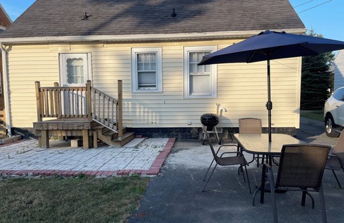 Cheektowaga House | Spacious 4-Bedroom Home Near Buffalo Airport & Downtown 2 Full Baths