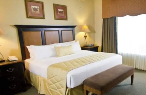 Berkeley Resort | Spacious 4 Bedroom Suite @ The Historic Powhatan