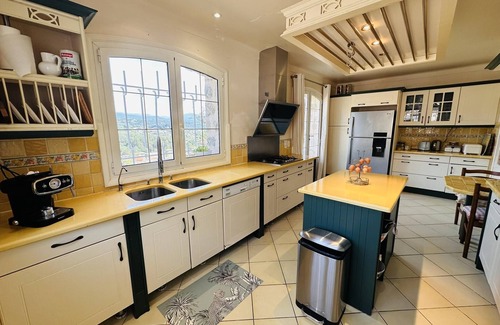 Pegomas Villa | Spacious 4 bedroom villa in a very quiet setting with panoramic views, a pool and a lovely garden. - 2241