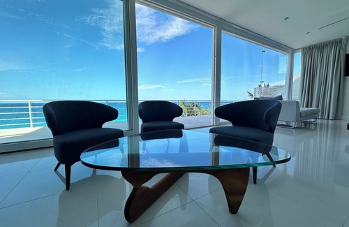 Zona Hotelera Villa | Spacious 4-bedroom villa with WiFi, AC in charming Cancún