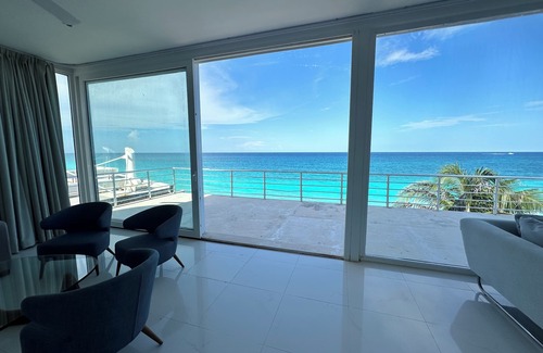 Zona Hotelera Villa | Spacious 4-bedroom villa with WiFi, AC in charming Cancún