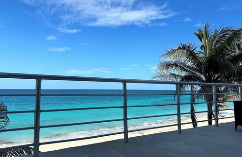 Zona Hotelera Villa | Spacious 4-bedroom villa with WiFi, AC in charming Cancún