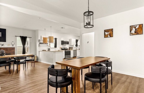 Highland Park House | Spacious 4 BR Retreat w/Pool, Hot Tub, Game Room & 8 Smart TVs. Near Downtown.