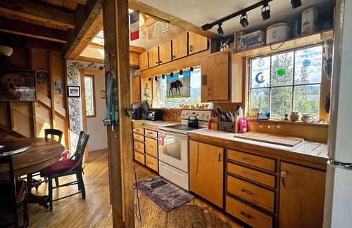 Fraser Cabin | Spacious 4-Story Mountain Cabin in Fraser - Hot Tub + Pet-Friendly Retreat