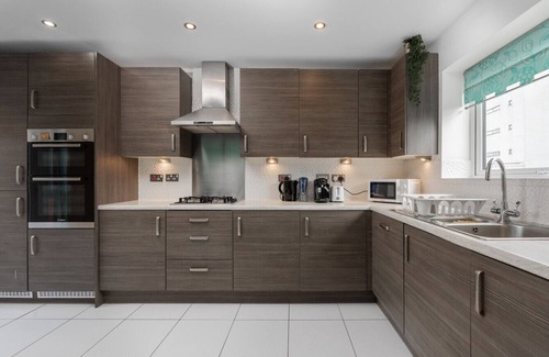 Manchester House | Spacious 4bd 3.5bt - Etihad COOP -Cinema PoolTable