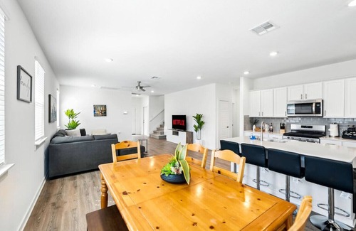 Pflugerville House | Spacious 4BD3BA, Game Room & 2 King Beds & Patio