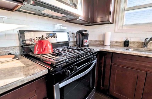 North Ironbound House | Spacious 4BR/2BA | 7Min > EWR | 20-40Min > NYC