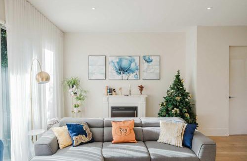 Brighton East House | Spacious 4BR Designer Home in Prime Brighton East