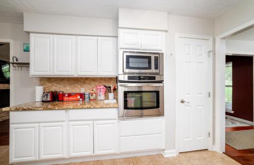 Timberlake Estates House | Spacious 4BR Getaway in Cypress with Style