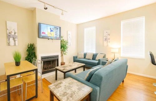 Soulard Apartment | Spacious 4BR Soulard Duplex with Patio & Parking