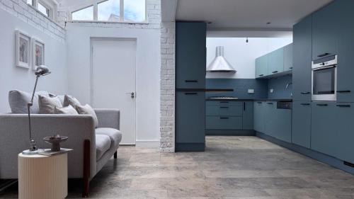 Belfast House | Spacious 4BR Victorian Property w/Outdoor Terrace