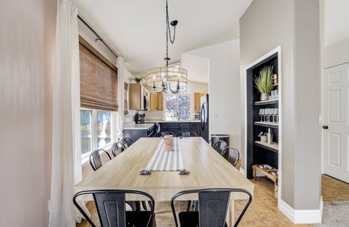 Colorado Springs House | Spacious 5-bd house, close to the Broadmoor Hotel in beautiful Colorado Springs