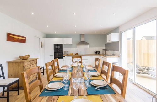 Portbail Cottage | Spacious 5-Bed, 11-Person Home with Spa, Billiards, and Garden, 350m from Portbail Beach