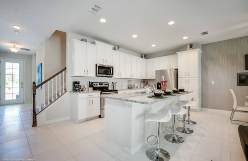 Four Corners House | Spacious 5 Bed Splash Pool Townhome in Solara