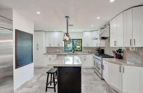 Fort Lauderdale House | Spacious 5-bedroom Villa in Fort Lauderdale with heated pool on the water.