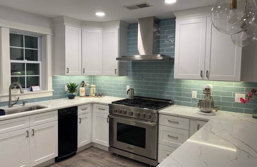 Manteo House | Spacious 5-bedroom family house on one acre in charming Manteo