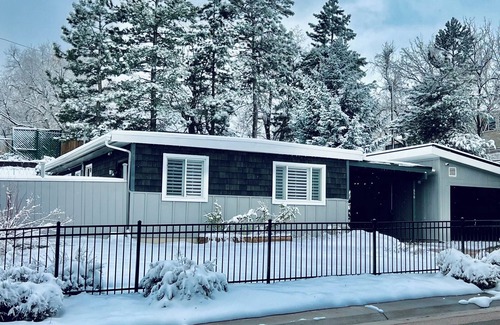 Littleton House | Spacious 5-bedroom house with AC and WiFi near downtown Littleton.