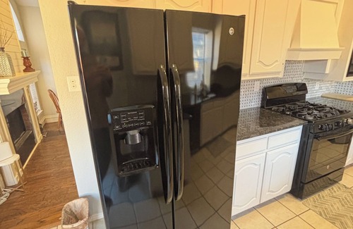 McKinney House | Spacious 5-bedroom house with AC, WiFi in charming McKinney