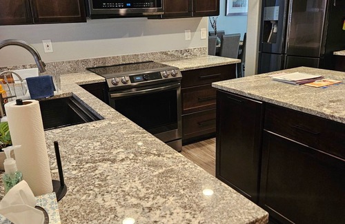 Golden Hills House | Spacious 5-bedroom house in Charming Mesa with Sparkling Pool