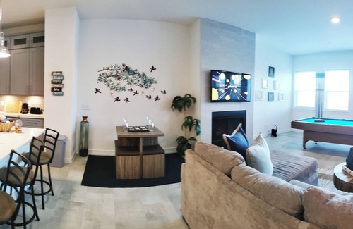 Arlington House | Spacious 5-bedroom townhome with WiFi, fitness room in charming Arlington