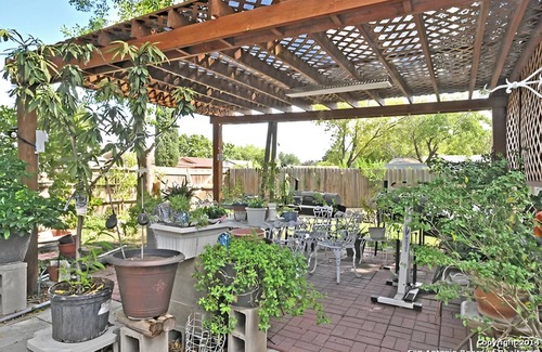 Southside House | Spacious 5-bedroom bungalow with WiFi, AC in charming San Antonio