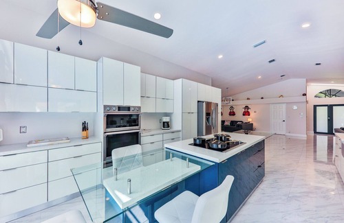 Highland Lakes Villa | Spacious 5-bedroom villa in charming Aventra with WiFi, AC