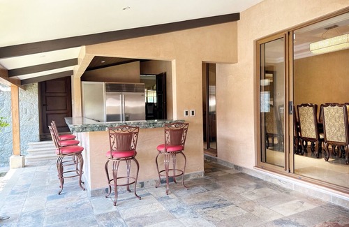 Escazu House | Spacious 5-bedroom villa in fantastic Escazú with AC, WiFi