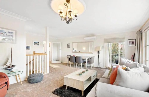 Epsom Villa | Spacious 5 Bedrooms House in Epsom