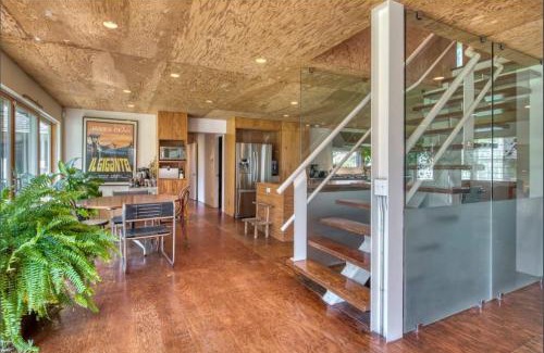 Springs House | Spacious 5-BR 4-Bath Pool in East Hamptons