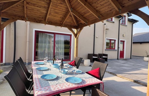 Killarney House | Spacious 5BR Farmhouse Near Killarney – Perfect for Summer Family Holidays