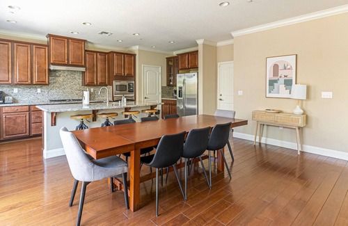 Dublin House | Spacious 5BR House in Dublin