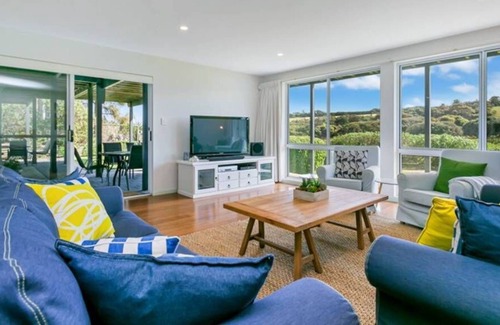 Port Willunga House | Spacious 6 bed villa perched on the sand dunes with private unspoilt sea views