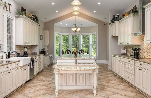 Matthews House | Spacious 6-bedroom house with WiFi, AC in charming Mint Hill