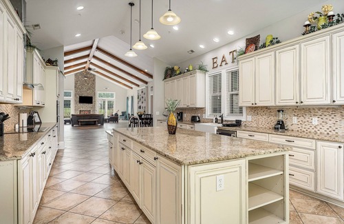 Matthews House | Spacious 6-bedroom house with WiFi, AC in charming Mint Hill