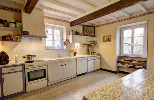 Saint-Alban-les-Eaux Cottage | Spacious 6-BR Cottage with Garden, Terrace, Fireplace, and Child-Friendly Amenities